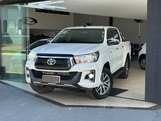 TOYOTA HILUX 2.8 SRV 4X4 CD 16V DIESEL 4P AUTOMÁTICO